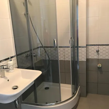 Rodzinny S10 شقة Kaliszki